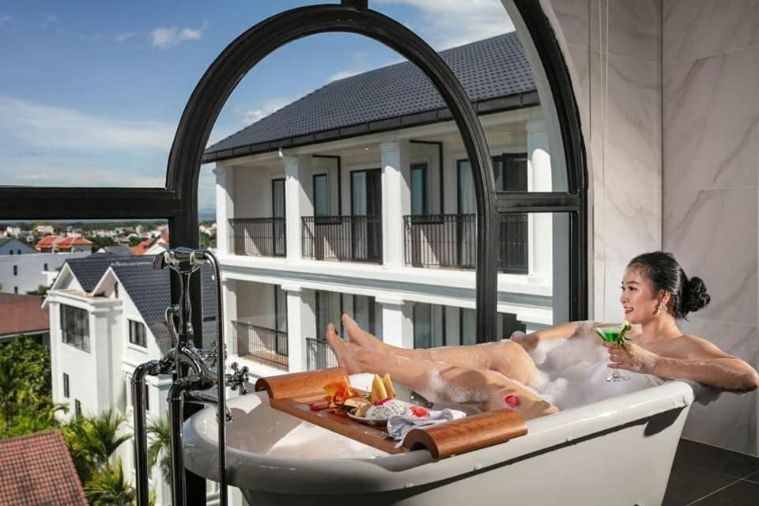 Shining Suite River View